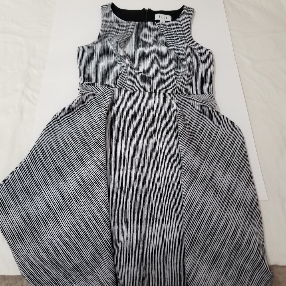 Elle Black and White Striped Dress women's size Small (342) - Picture 6 of 12